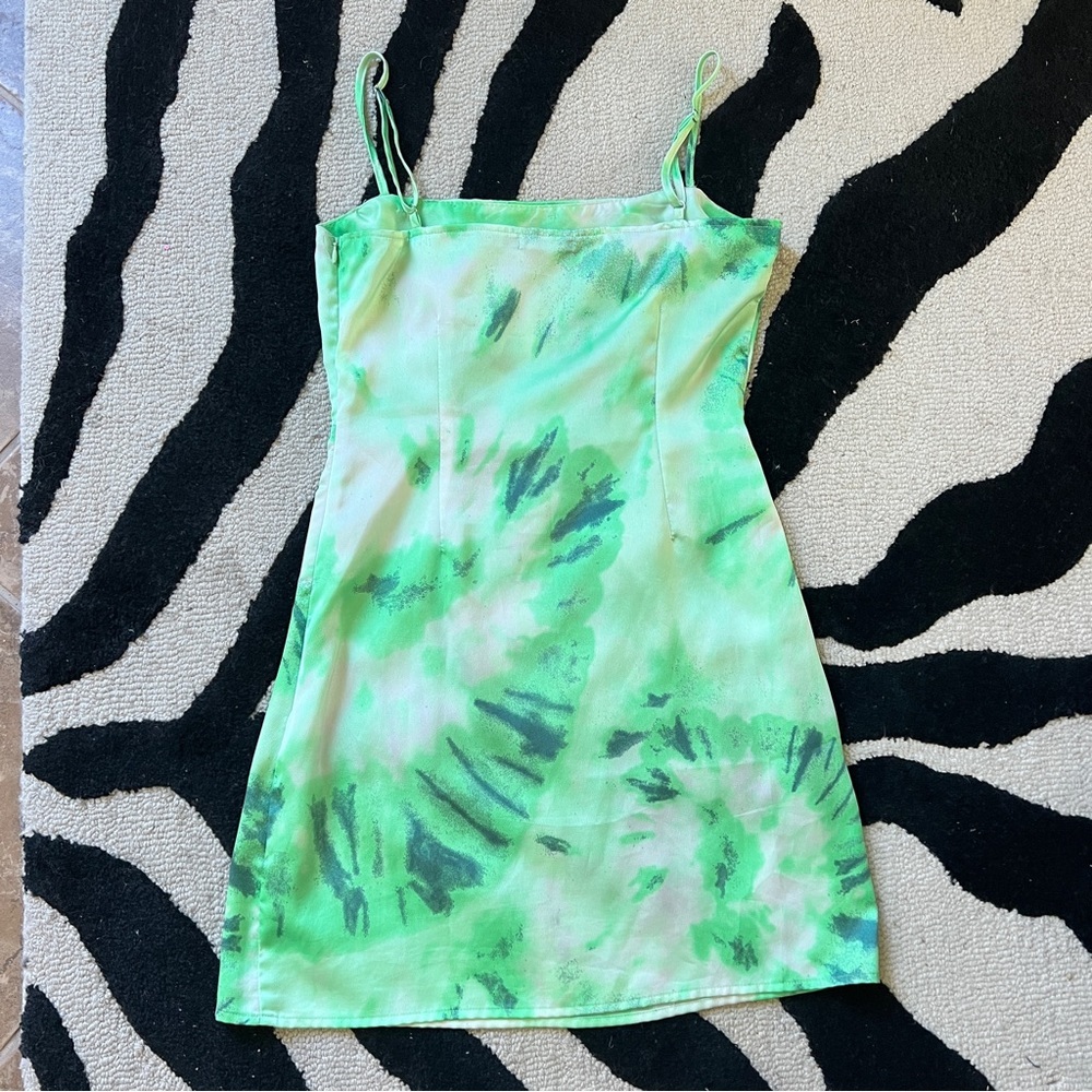LAST CHANCE Nasty Gal Green Tie Dye Mini Dress - Picture 8 of 10